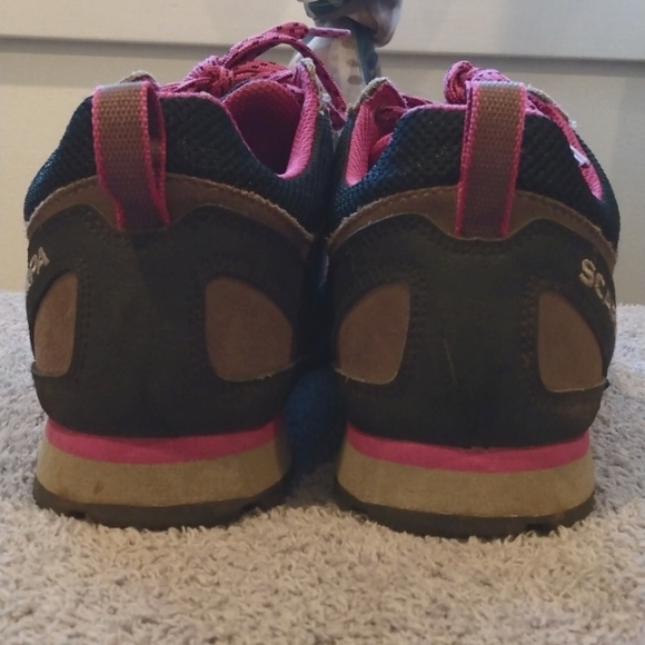 Scarpa Grey/Pink Crux Approach Shoes size 37 - Picture 6 of 13